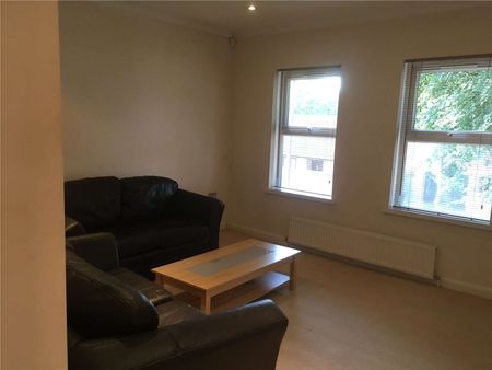 A one bedroom first floor flat to rent, located to the west of Reading's town centre. - Photo 4