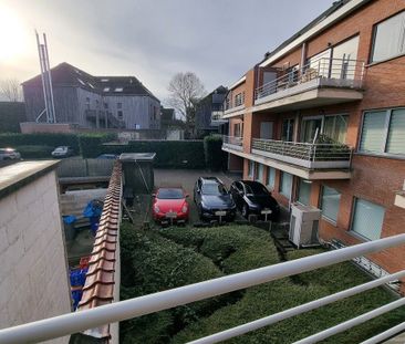 Appartement met 2 slaapkamers, ruim terras en staanplaats! - Photo 2