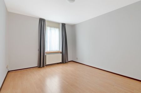 Gelijkvloers appartement met 2 slpks incl. garagebox - Photo 3