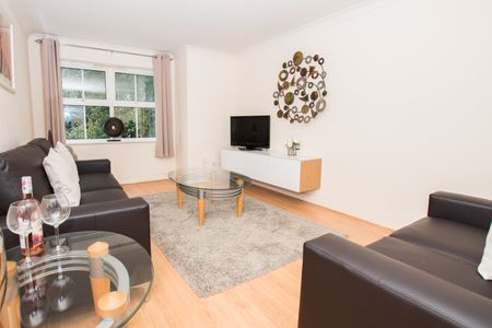 Maple House, Chapel Road, Redhill Town Centre - Photo 2