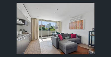 Fully Furnished Executive South Yarra 2-bed apartment! - Photo 2