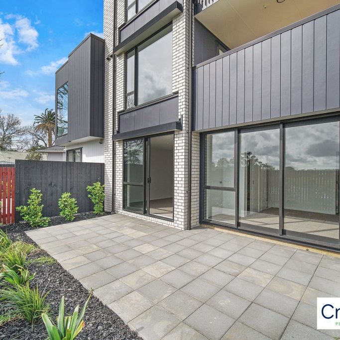 Brand New Apartment at the heart of Te Atatu South - Photo 1