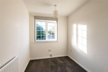 3 bedroom link detached house to rent - Photo 4