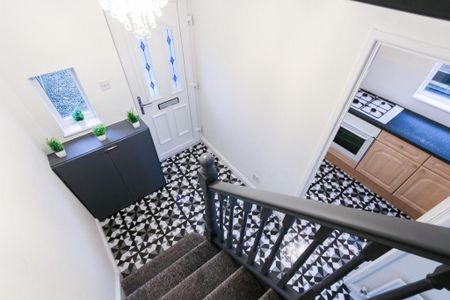 2 bedroom semi-detached house to rent - Photo 2