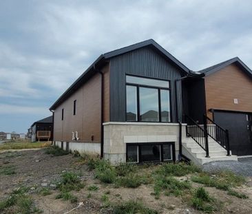 For Lease - 92 Creighton Drive Unit# Main, Loyalist, Ontario - Photo 2