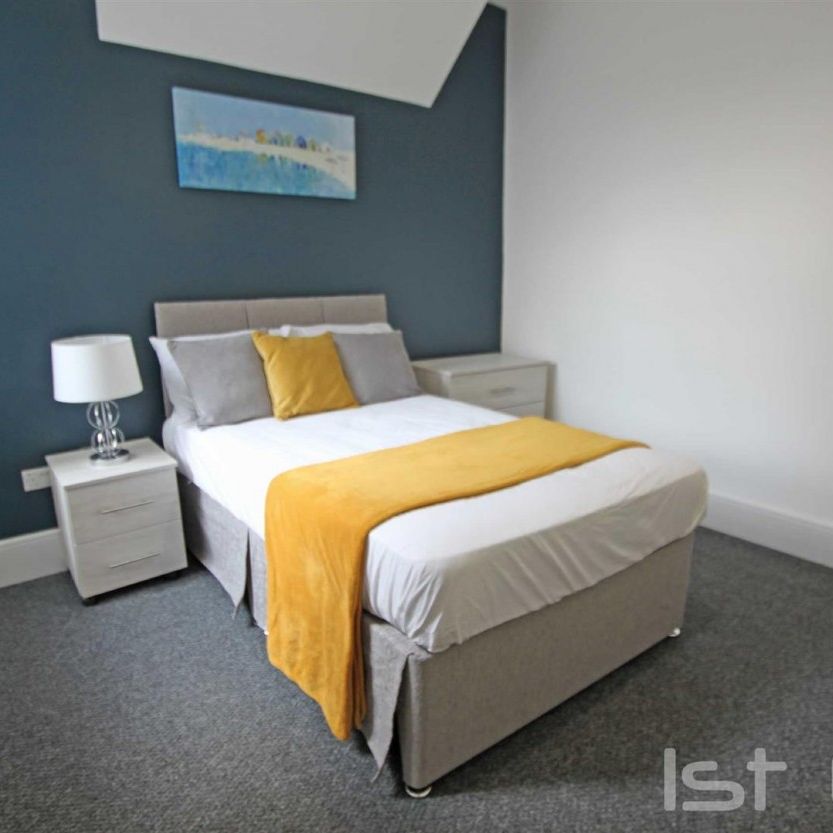 Wimborne Road, Southend On Sea - Photo 1