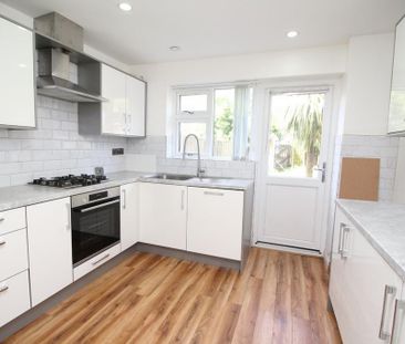3 bedroom terraced house to rent - Photo 1