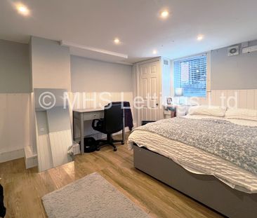 4 Bedroom Mid Terraced House for rent in Ash Road - Photo 5