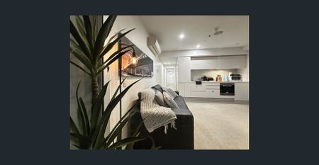 Fully Furnished Top-Floor Apartment with Indoor Pool - Photo 5