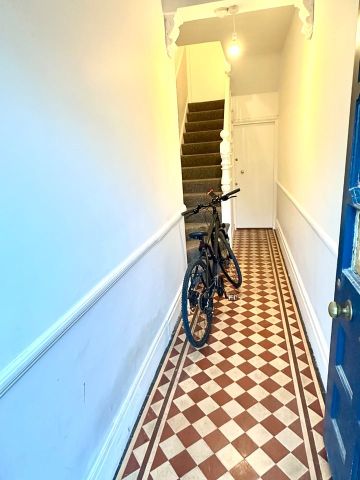 2 Bed Maisonette, Denehurst Gardens, W3 - Photo 2