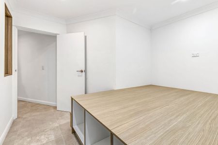 PERFECTLY SITUATED FLAT - Photo 2