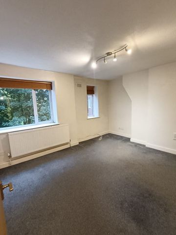 2 Bed Flat, Melmerby Court, M5 - Photo 2