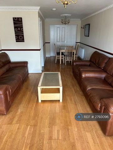 1 bedroom in a house share to rent - Photo 2