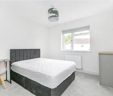 6 bedroom semi-detached house to rent - Photo 4