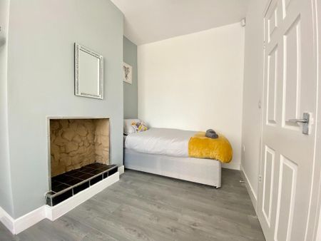 3 bedroom serviced apartment to rent - Photo 4