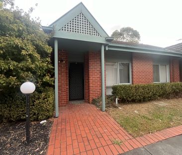 FOUR BEDROOM TOWNHOUSE - Photo 2