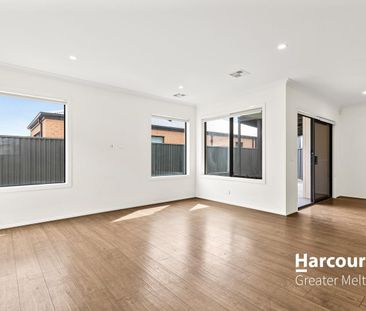 Comfortable & Low-Maintenance Family Home - Photo 1