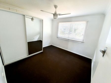 Scarborough 5 Bedroom Home -18 Month Lease - 6 Months at $750 Then 12 Months at $800! - Photo 2