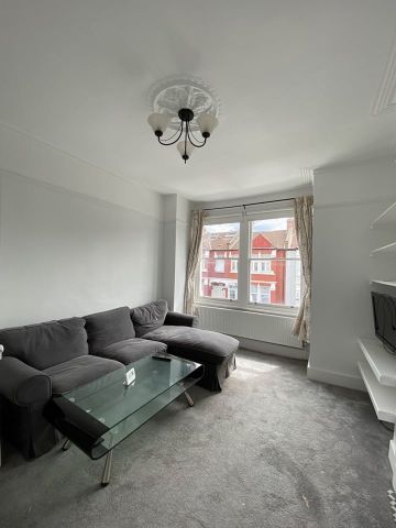 3 Bed Maisonette, Bickley Street, SW17 - Photo 2