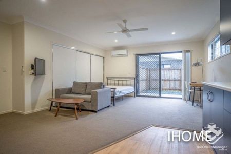 Modern 2-Year New Building: Fully Furnished with All Bills Included - Photo 3