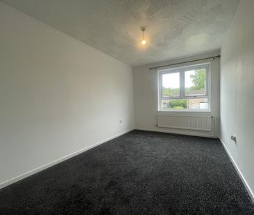 3 bedroom end of terrace house to rent - Photo 2