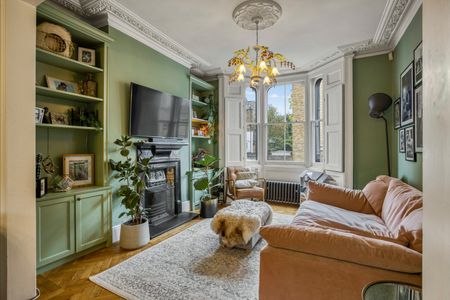 4 Bed Terraced House, Tomlins Grove, E3 - Photo 3