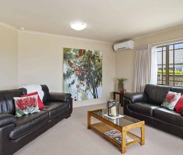 Single level living close to CBD - Photo 1