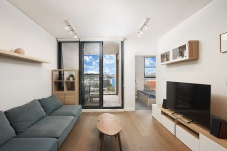 1704/8 Kingsborough Way, Zetland - Photo 3