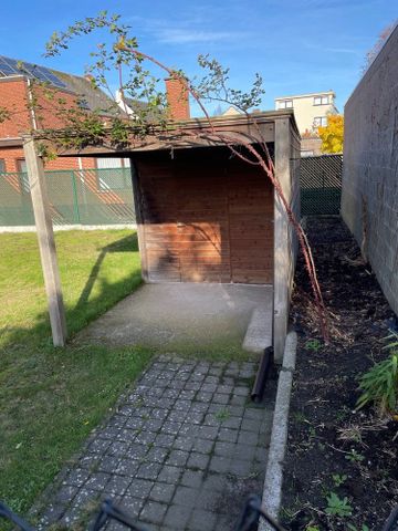 Mooi gelijkvloers appartement gelegen midden in het centrum met 2 slaapkames. - Photo 3