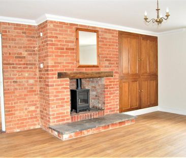 4 bedroom detached house to rent - Photo 1