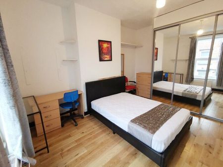 Delph Mount, Woodhouse - Photo 5