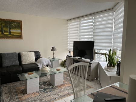 For Lease - 25 Fairview Road Unit# 1101Rm2, Mississauga, Ontario - Photo 3