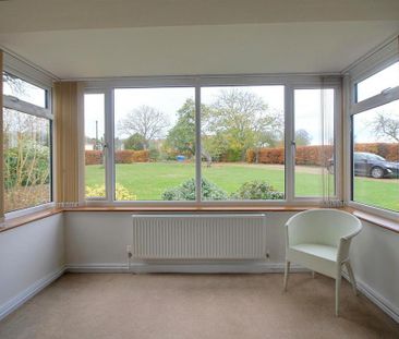 3 bedroom detached bungalow to rent - Photo 2