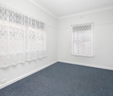 COSY 3 BEDROOM PROPERTY IN BALLARAT EAST - Photo 6