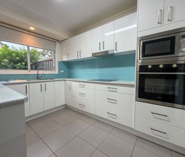 Stylish & Spacious Townhouse Living in Prime South Penrith Location - Photo 5