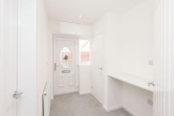 2 bedroom detached bungalow to rent - Photo 1