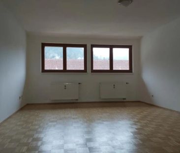 NEU - Zentrale 2-Zimmer-Wohnung mit Küchenblock im 2. Obergeschoß (... - Photo 3