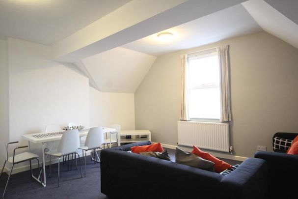 1 bedroom in a flat share to rent - Photo 1