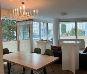 Exklusive: vollmöblierte 70-m²-Wohnung mit Terrasse & Garage - wenige Minuten vom Schwedenplatz - Foto 2