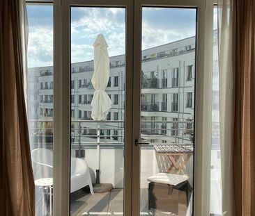 Helle 2-Zimmer-Wohnung mit Balkon und Einbauküche in Berlin Tempelh... - Photo 1