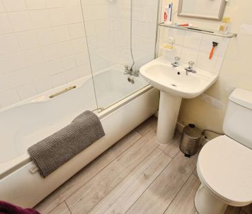 2 bedroom terraced house to rent - Photo 5