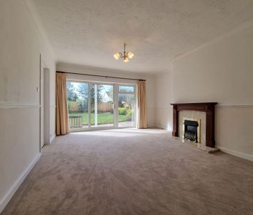 3 bedroom detached bungalow to rent - Photo 2
