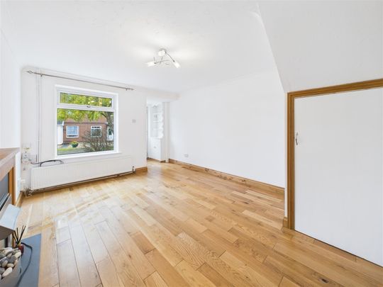2 bedroom Terraced House to rent - Photo 1