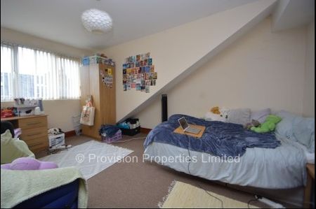 6 Bedroom Student Properties - Photo 5