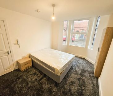 1 bedroom in a house share to rent - Photo 2