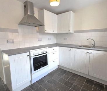 2 bedroom terraced house to rent - Photo 4