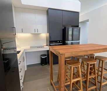Immaculate Apartment with Water Views - Photo 2