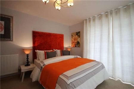 A fully furnished, two bedroom apartment - Photo 3