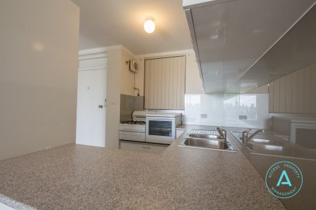 APARTMENT FOR RENT IN SOUTH PERTH - Photo 2