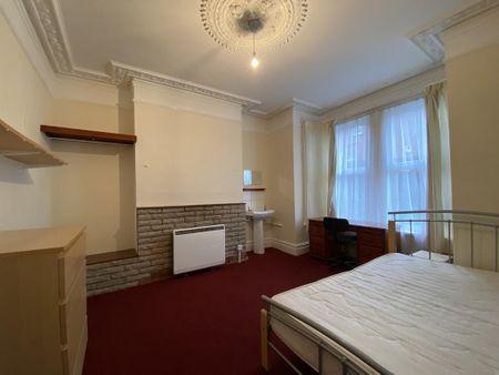 6 bedroom terraced house to rent - Photo 2